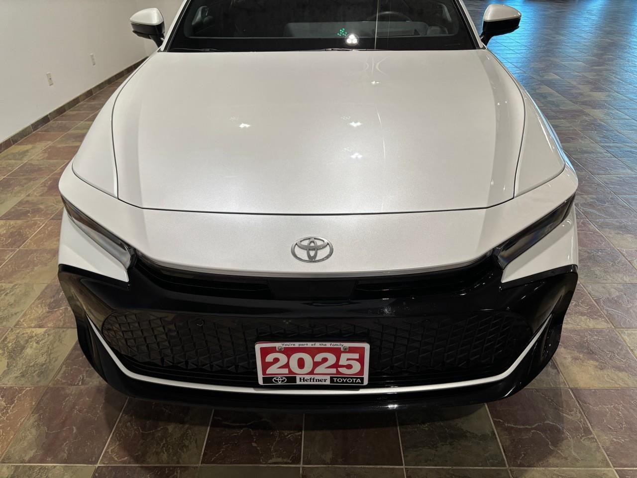 2025 Toyota Crown Platinum Photo