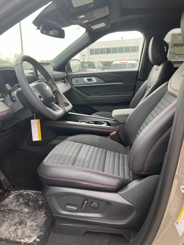 2026 Ford Explorer ST-Line 4dr 4x4 Photo