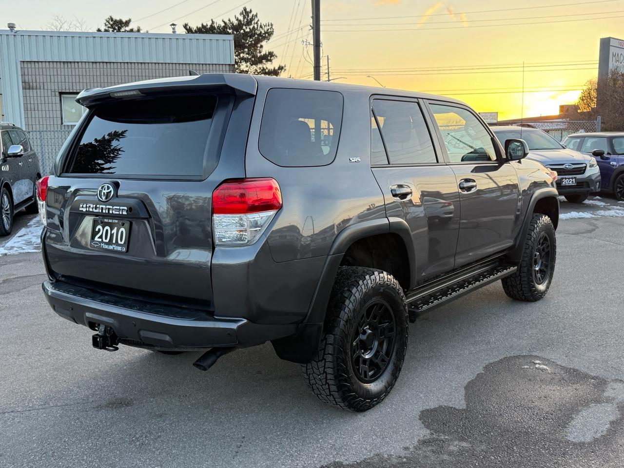 2010 Toyota 4Runner 4WD 4dr V6 SR5  EXCELENT IN & OUT LEATHER SUNROOF Photo4