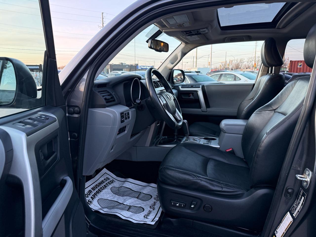2010 Toyota 4Runner 4WD 4dr V6 SR5  EXCELENT IN & OUT LEATHER SUNROOF Photo