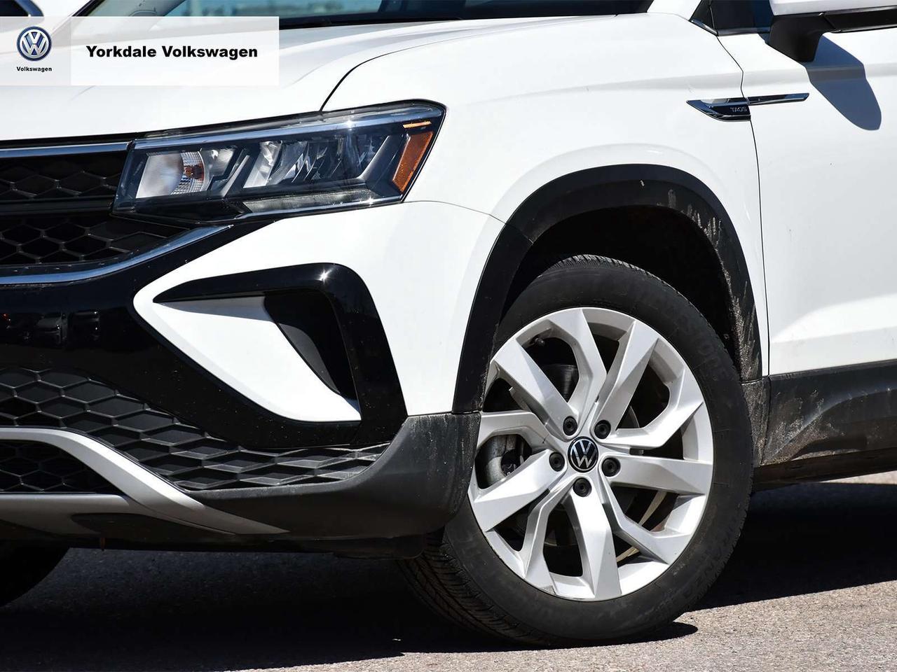 2022 Volkswagen Taos "SUNROOF &amp; WHEELS PCKG" Photo
