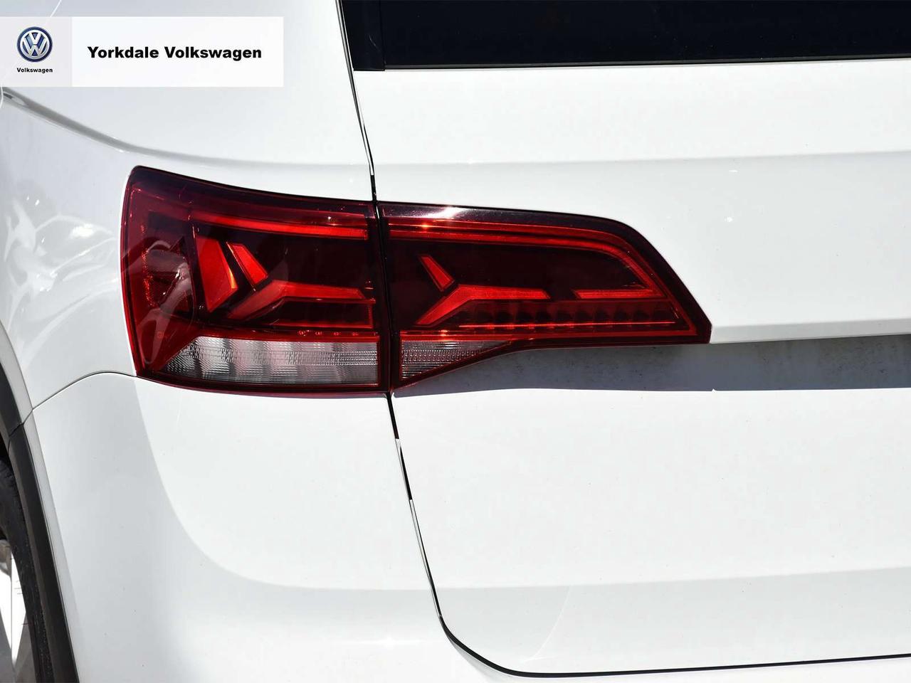 2022 Volkswagen Taos "SUNROOF &amp; WHEELS PCKG" Photo