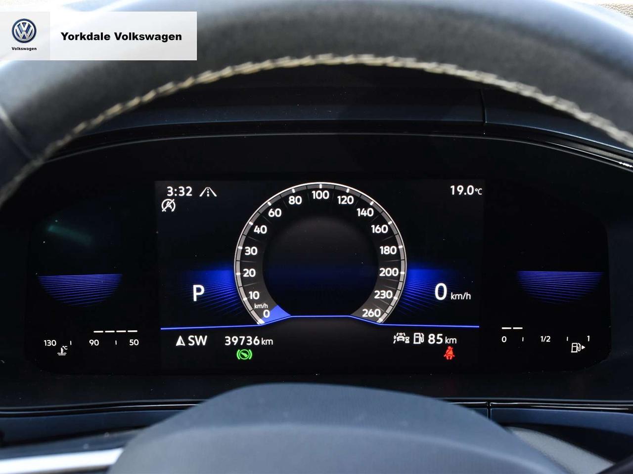 2022 Volkswagen Taos "SUNROOF &amp; WHEELS PCKG" Photo