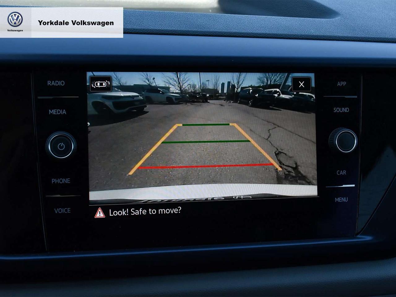 2022 Volkswagen Taos "SUNROOF &amp; WHEELS PCKG" Photo