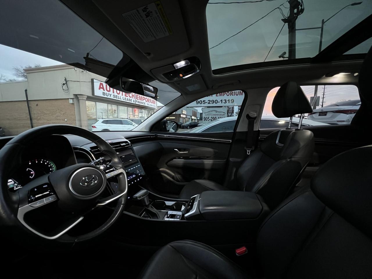 2023 Hyundai Tucson Preferred w/ Trend Pkg   Sunroof   Leather   Navi Photo