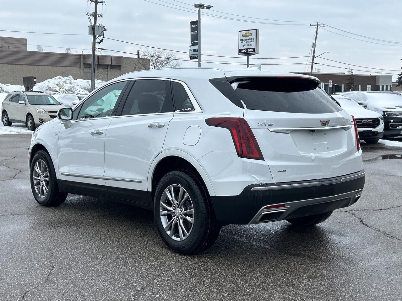 2022 Cadillac XT5 AWD 4dr Premium Luxury Photo2