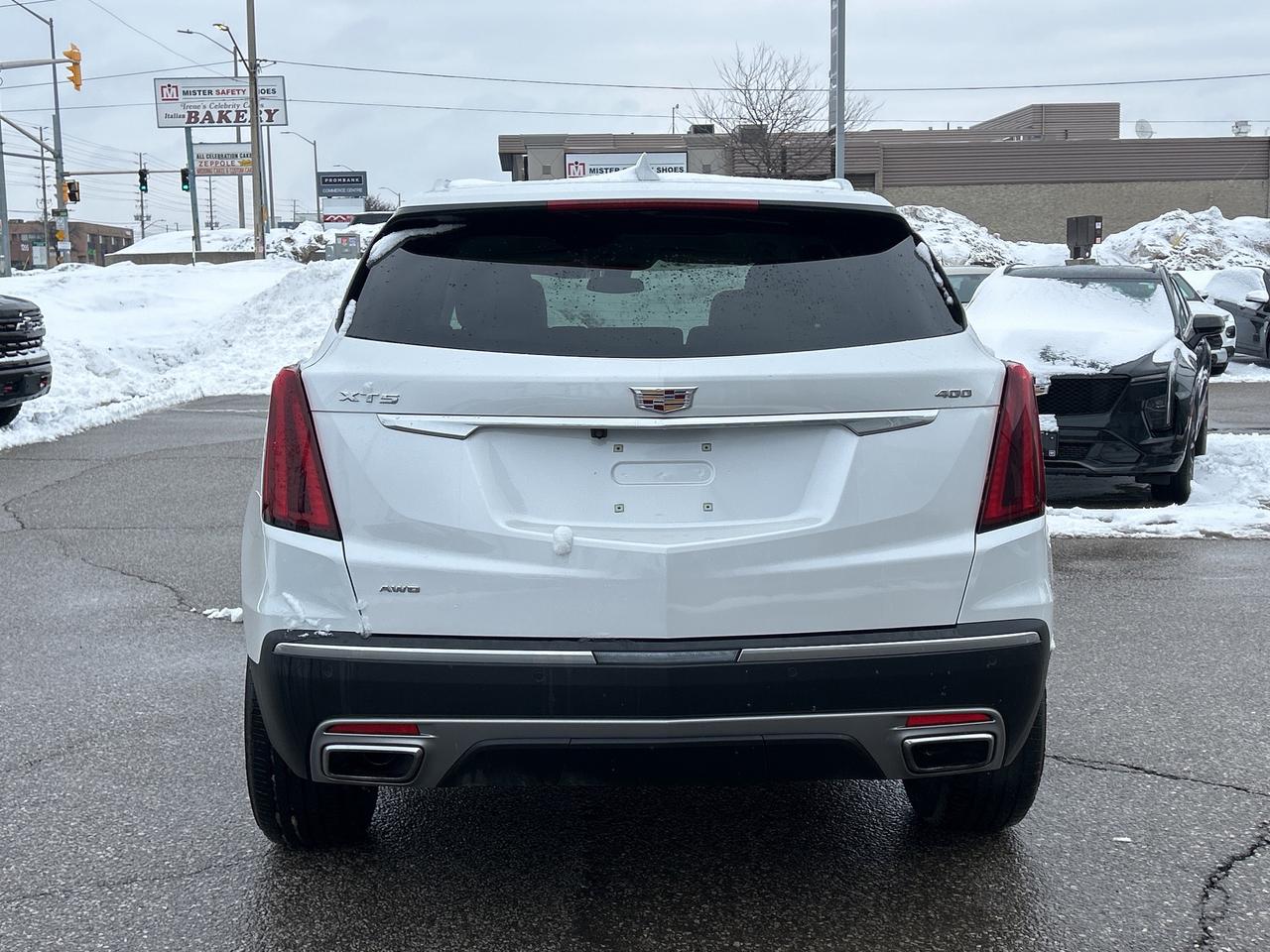 2022 Cadillac XT5 AWD 4dr Premium Luxury Photo3