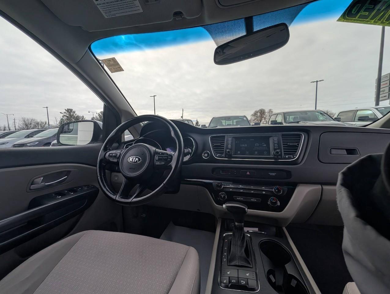 2018 Kia Sedona LX Photo