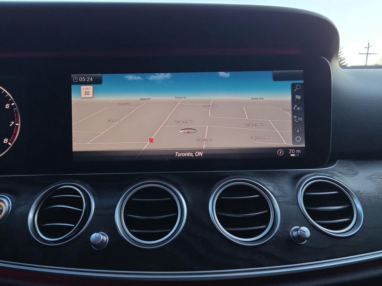 2017 Mercedes-Benz E-Class E400 4MATIC AMG PKG * HUD / BURMESTER / COOLED SEA Photo