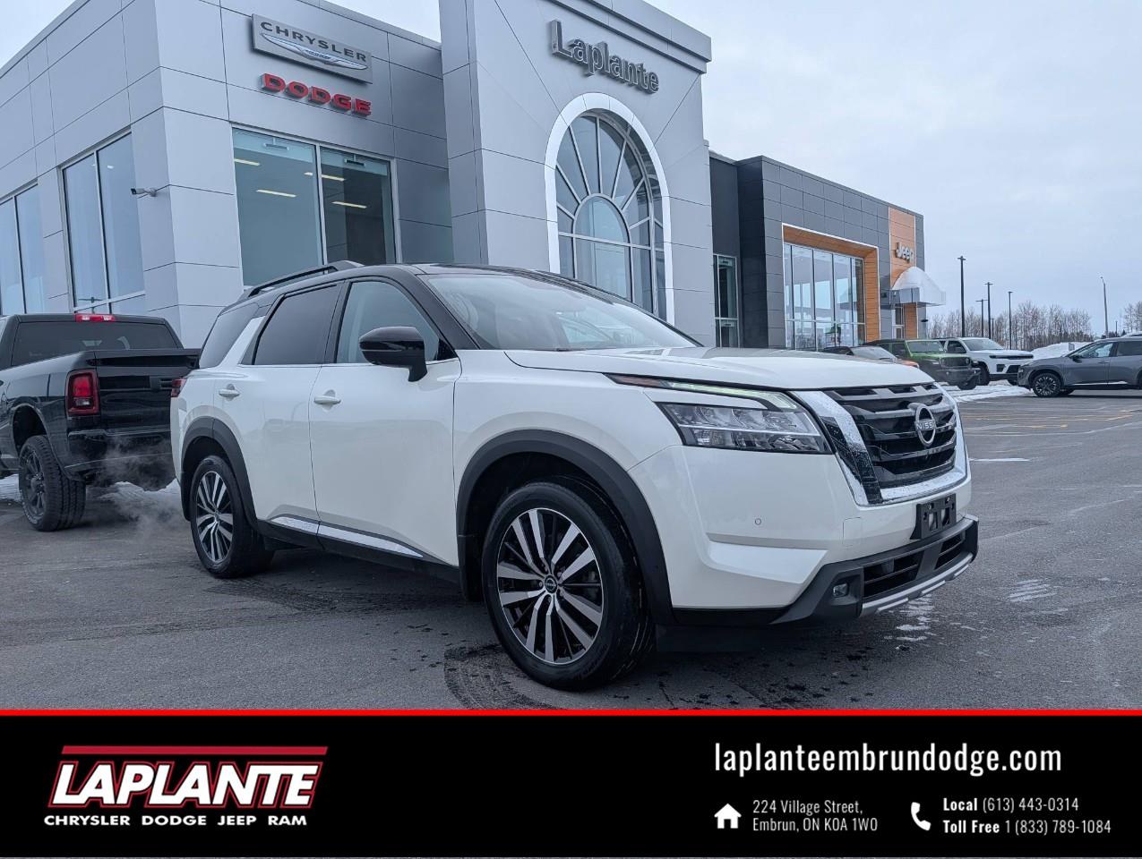 2023 Nissan Pathfinder Platinum Photo0