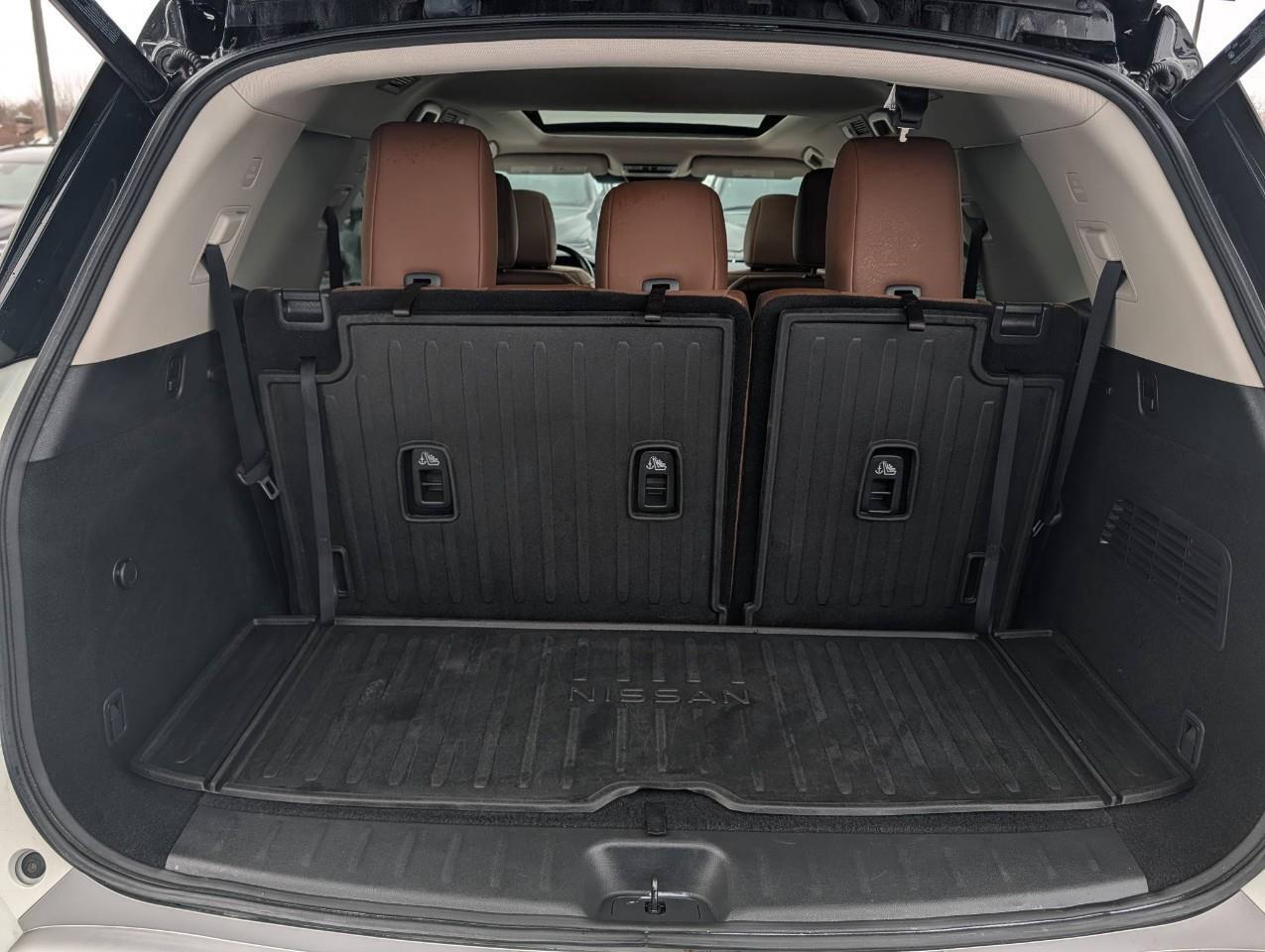 2023 Nissan Pathfinder Platinum Photo