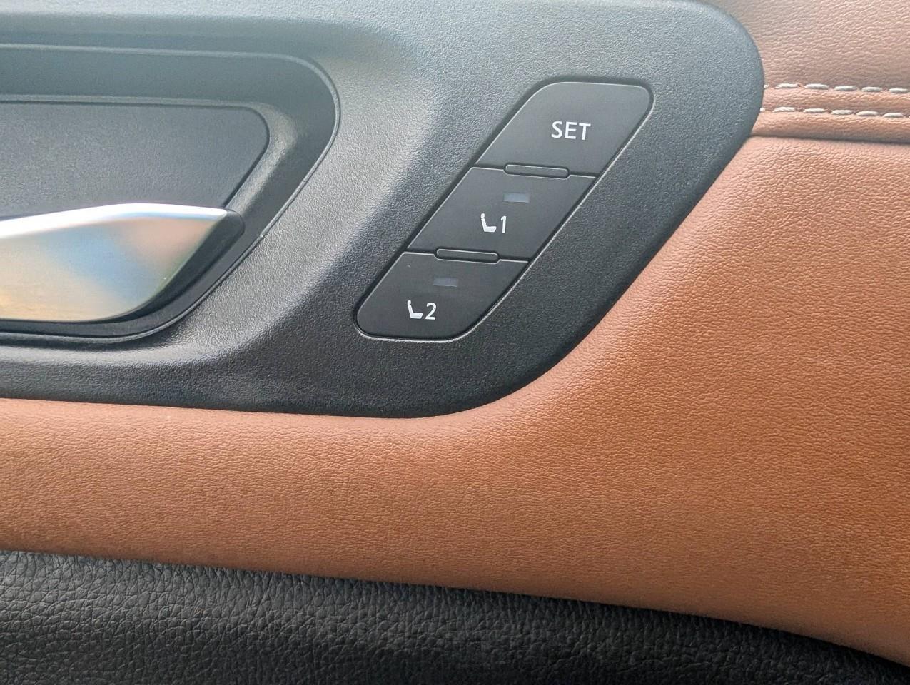 2023 Nissan Pathfinder Platinum Photo