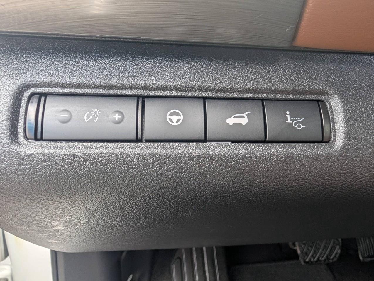 2023 Nissan Pathfinder Platinum Photo