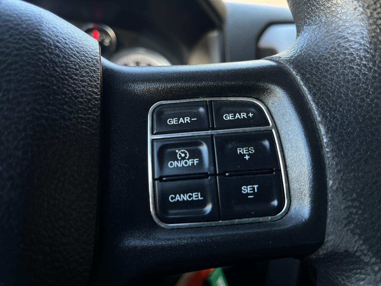 2021 RAM 1500 Classic Tradesman 6'4 BOX / Remote Start / Rev Cam Photo