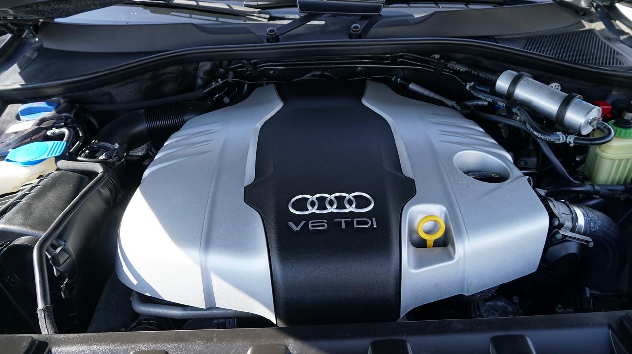2015 Audi Q7 quattro 3.0L TDI Vorsprung Edition S-LINE 3rd ROW Photo