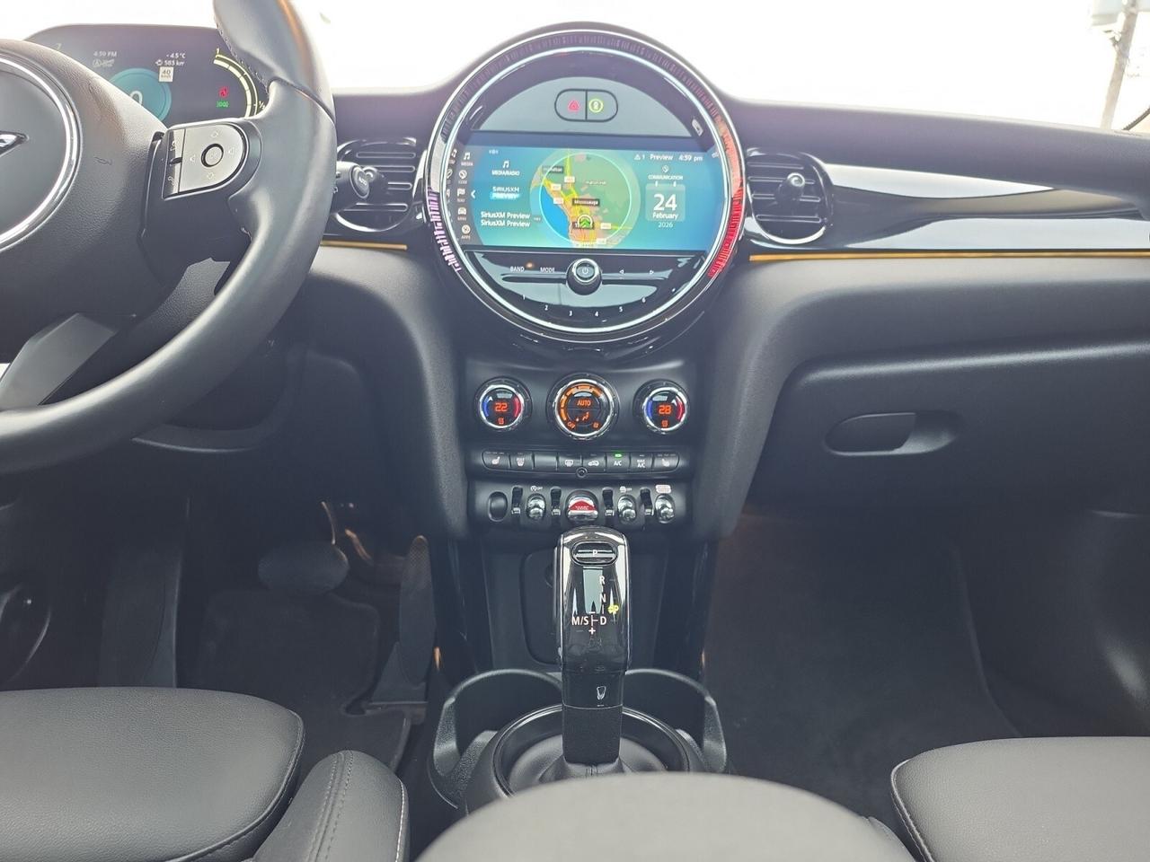 2024 MINI 5 Door Cooper S * NO ACCIDENTS / NAVI / PANORAMIC / CARPL Photo