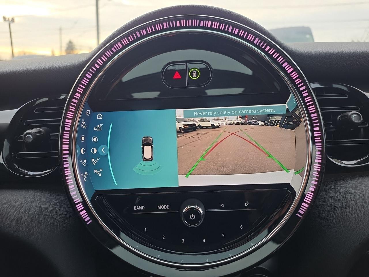 2024 MINI 5 Door Cooper S * NO ACCIDENTS / NAVI / PANORAMIC / CARPL Photo