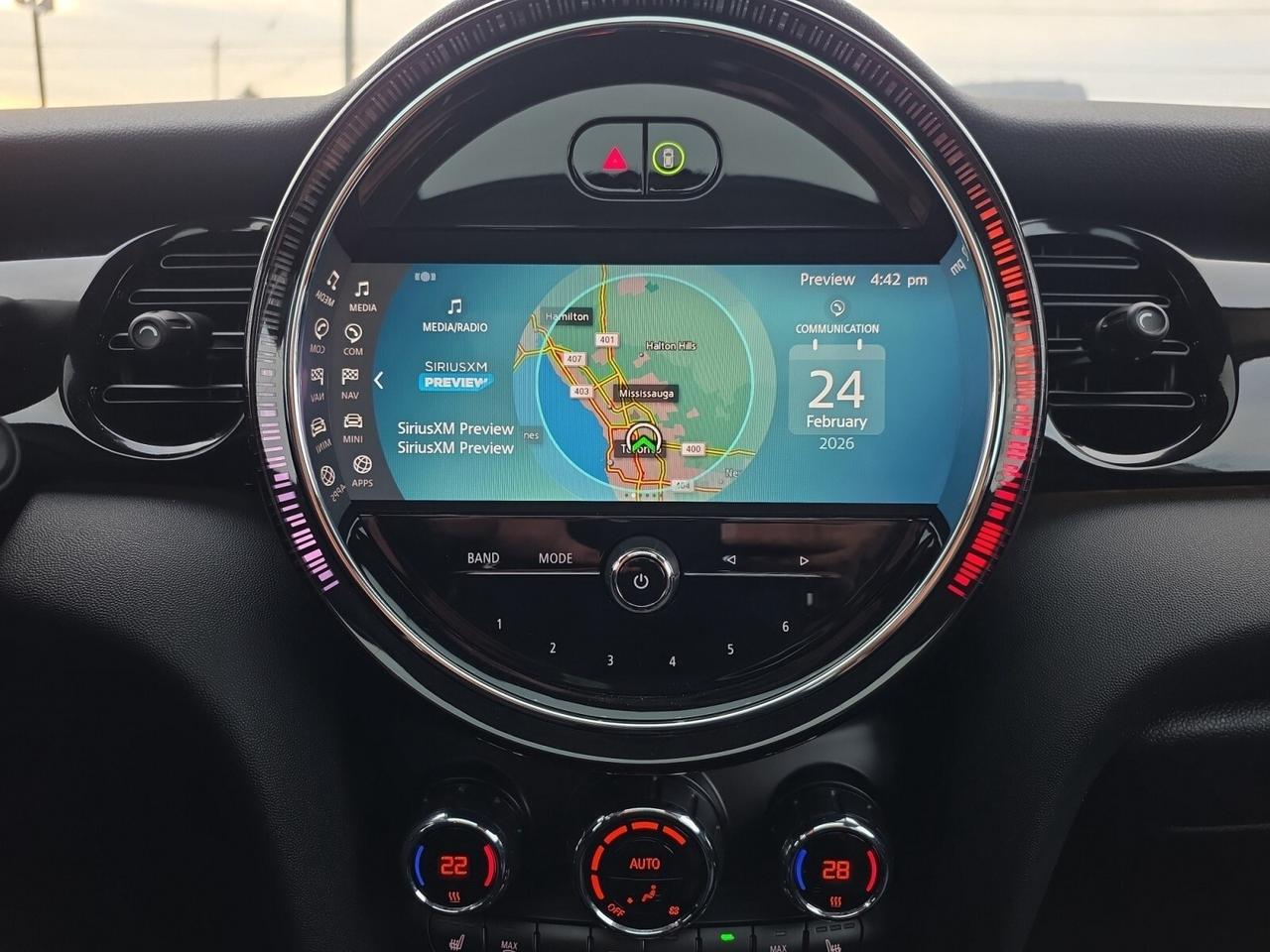 2024 MINI 5 Door Cooper S * NO ACCIDENTS / NAVI / PANORAMIC / CARPL Photo