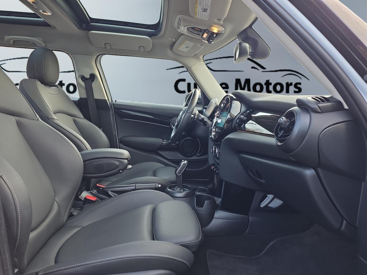 2024 MINI 5 Door Cooper S * NO ACCIDENTS / NAVI / PANORAMIC / CARPL Photo