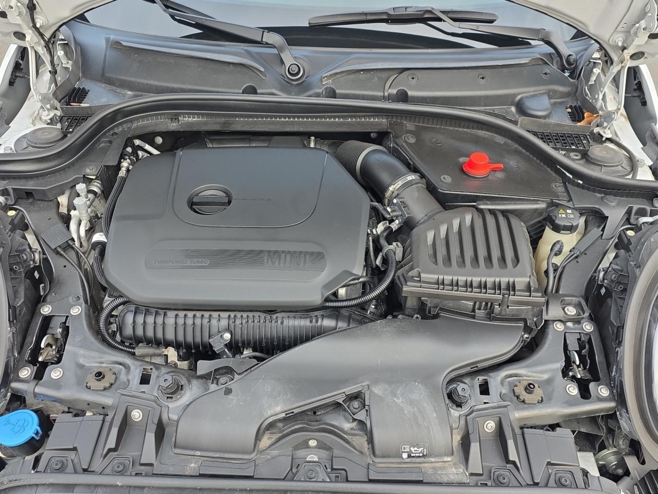 2024 MINI 5 Door Cooper S * NO ACCIDENTS / NAVI / PANORAMIC / CARPL Photo