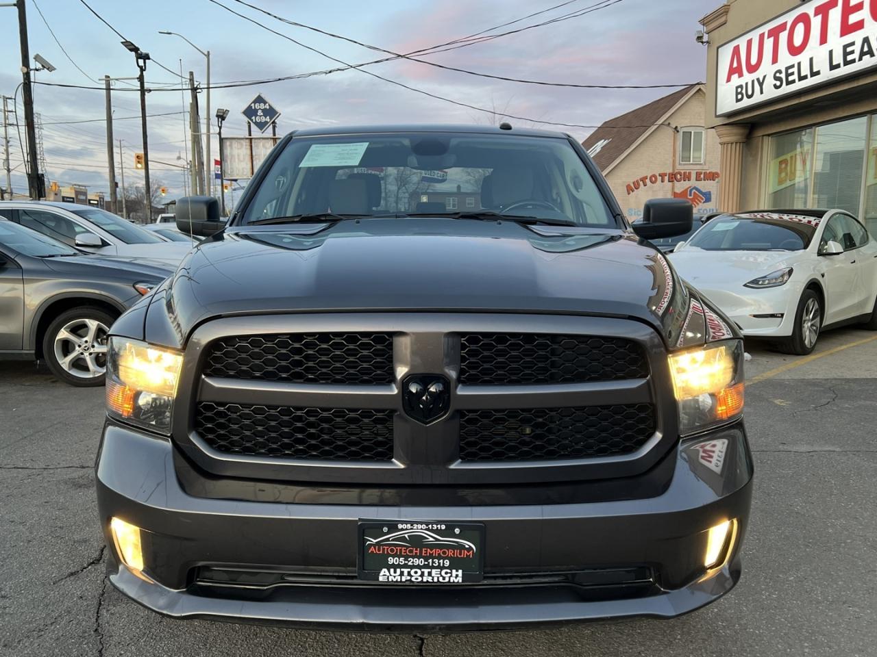 2022 RAM 1500 Classic EXPRESS CREW CAB 5.7 HEMI 4X4   Htd Seats   Rev Ca Photo4