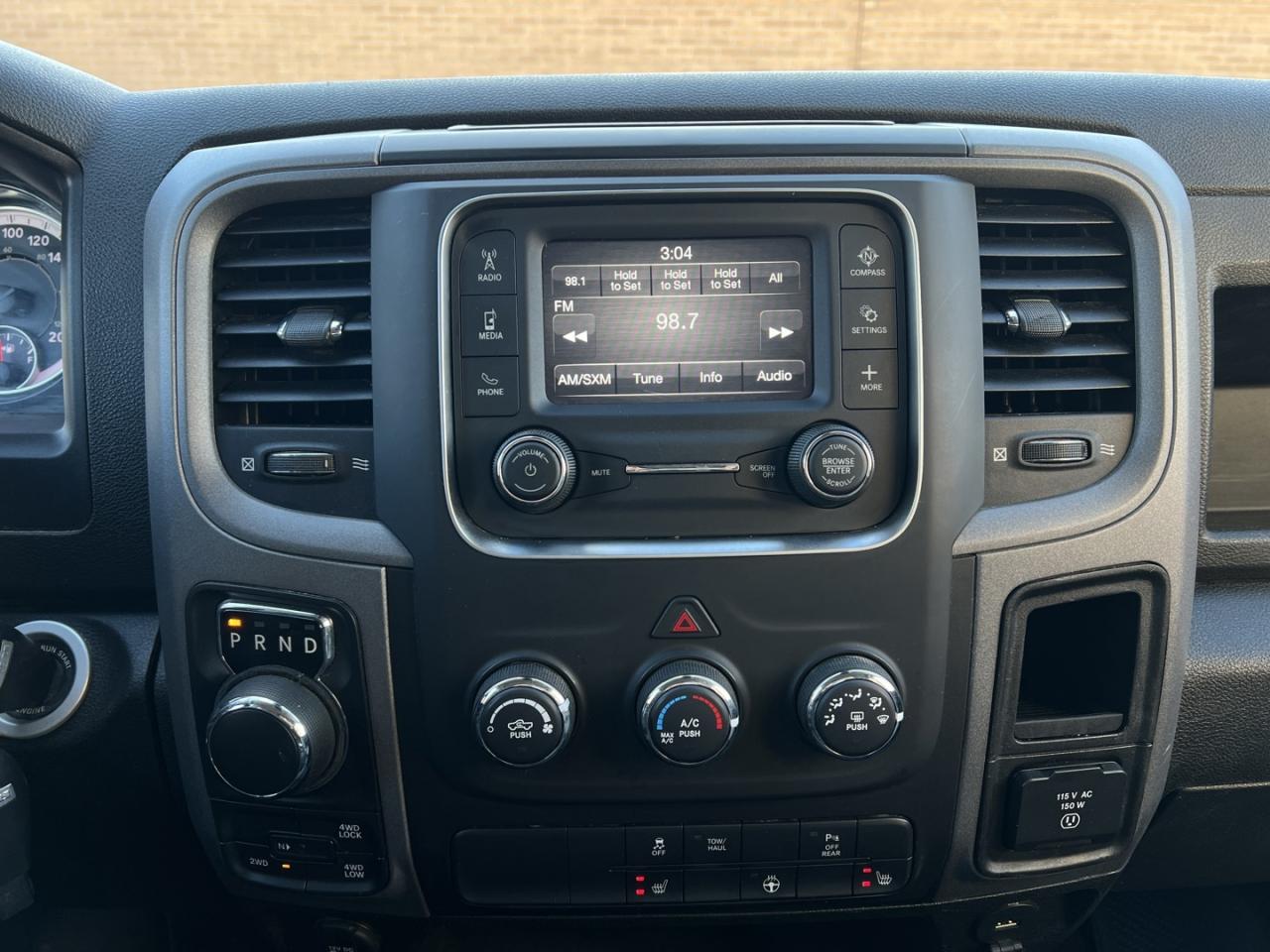 2022 RAM 1500 Classic EXPRESS CREW CAB 5.7 HEMI 4X4   Htd Seats   Rev Ca Photo