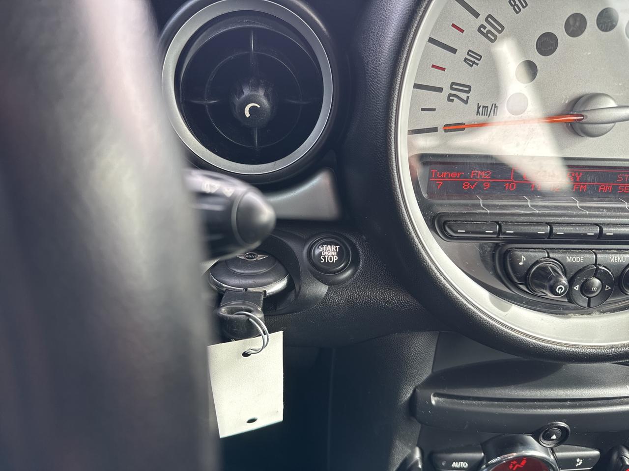 2013 MINI Cooper Hardtop Base Photo