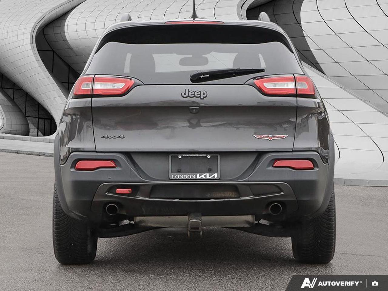 2017 Jeep Cherokee Trailhawk Photo4