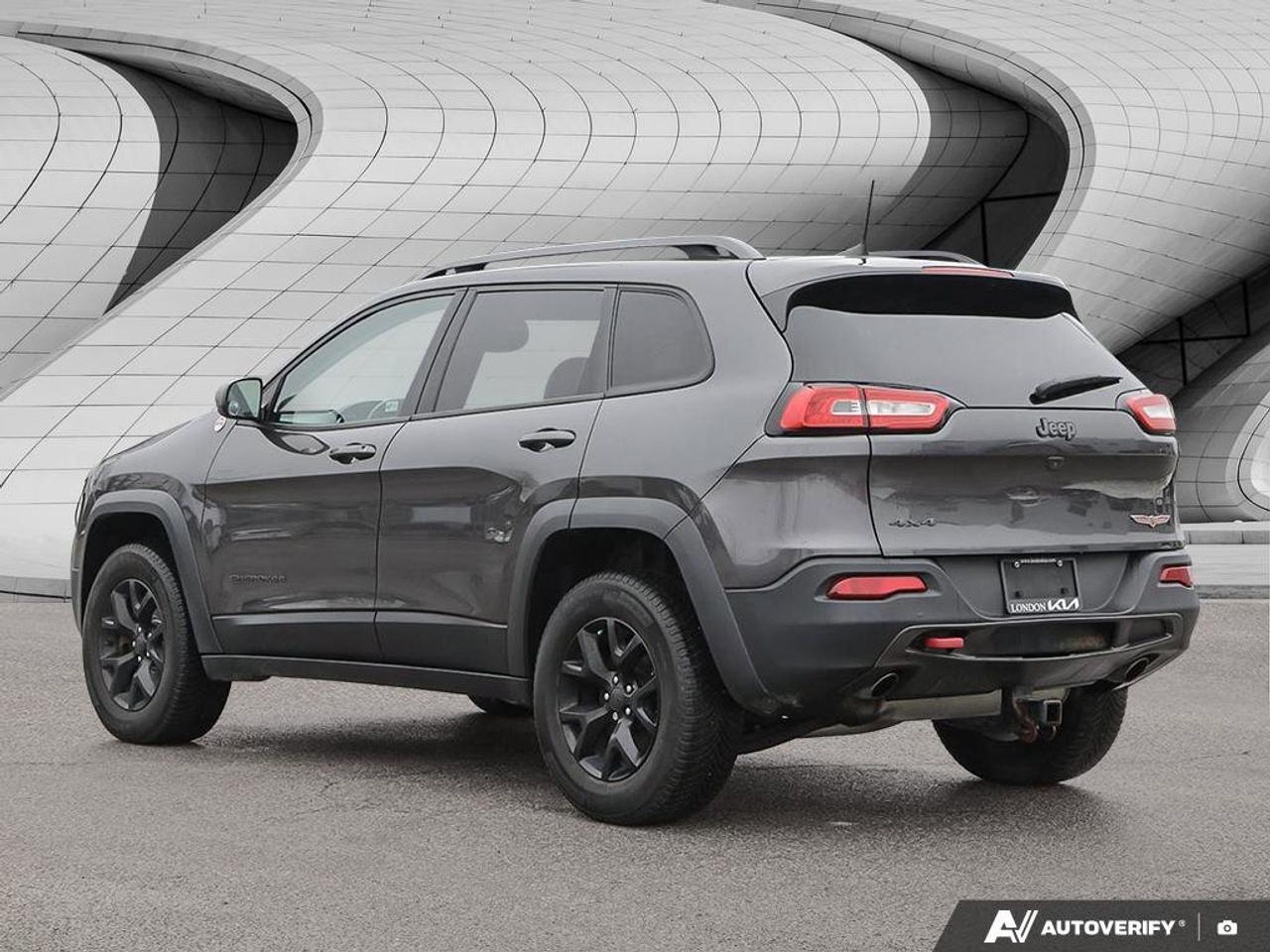 2017 Jeep Cherokee Trailhawk Photo
