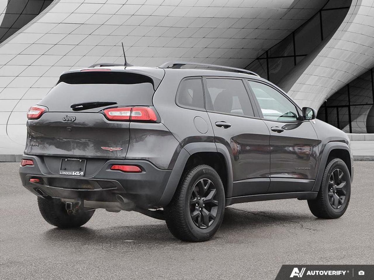 2017 Jeep Cherokee Trailhawk Photo