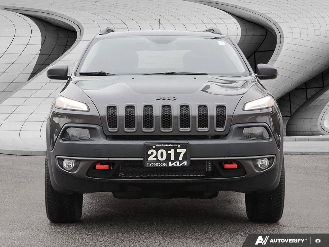 2017 Jeep Cherokee Trailhawk Photo