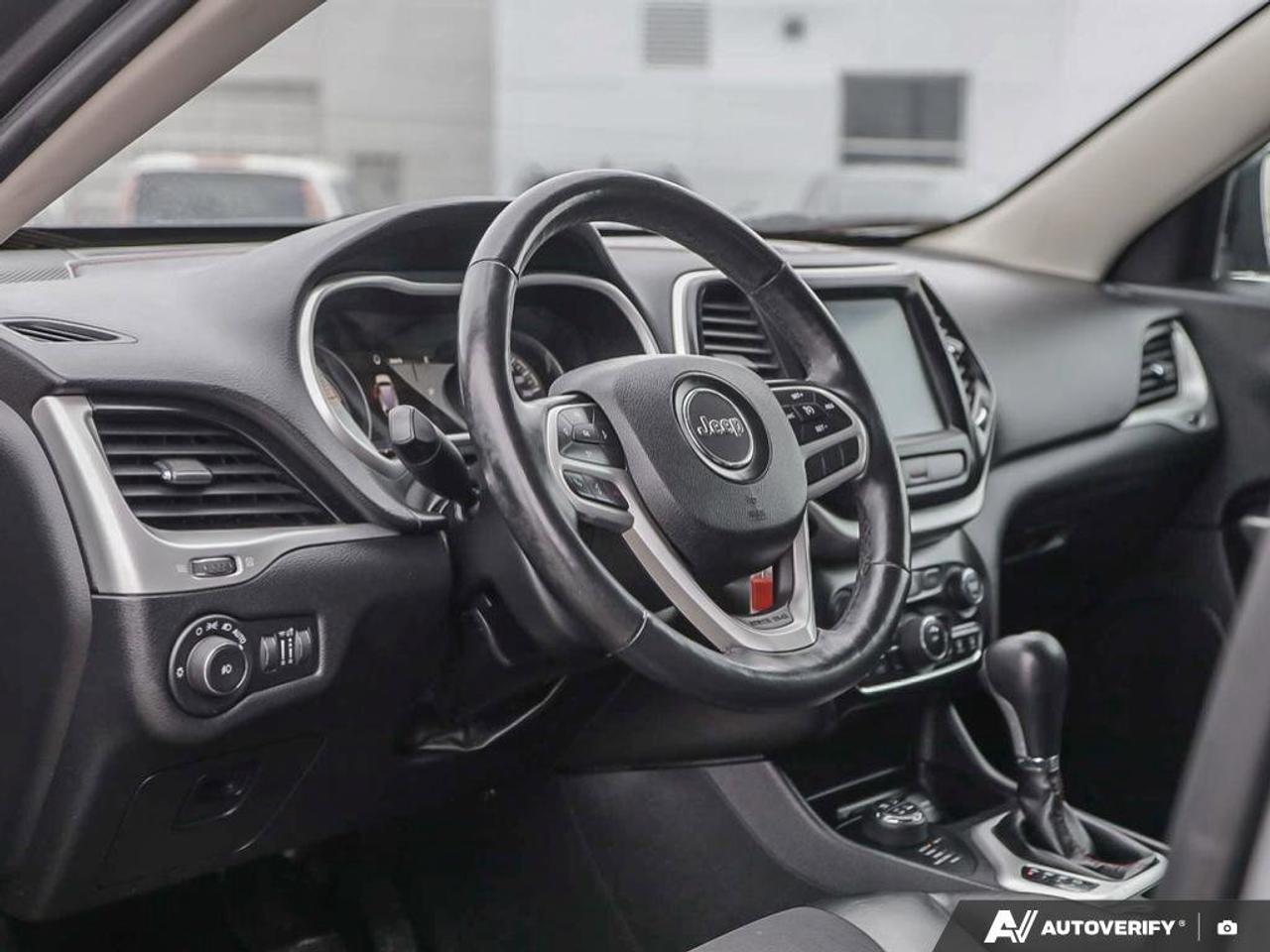 2017 Jeep Cherokee Trailhawk Photo