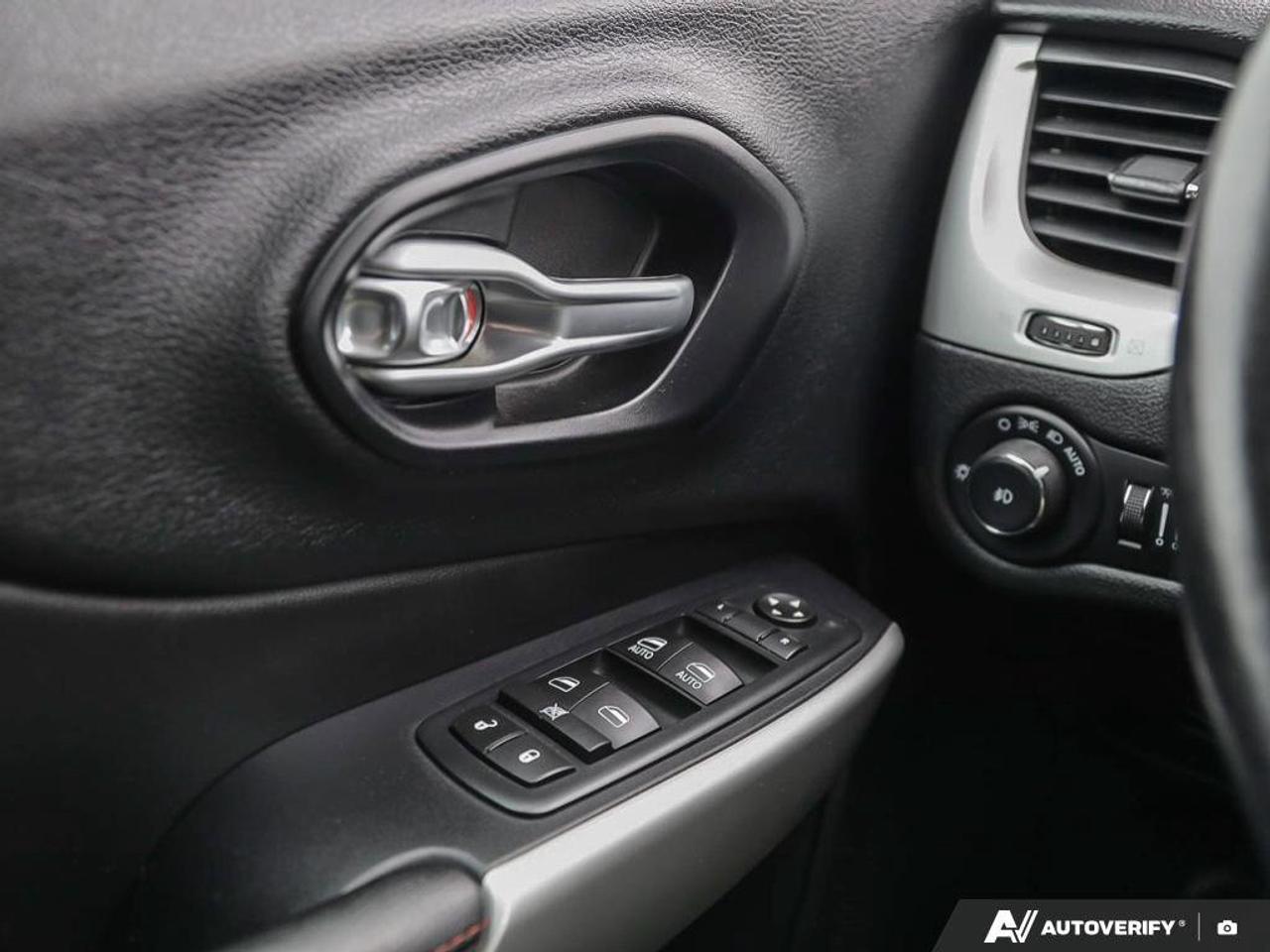 2017 Jeep Cherokee Trailhawk Photo