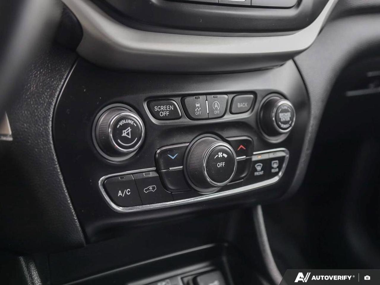 2017 Jeep Cherokee Trailhawk Photo