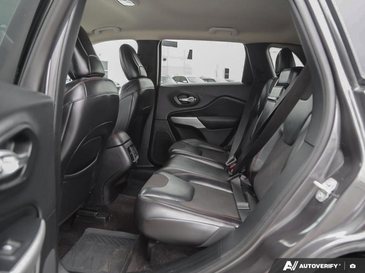 2017 Jeep Cherokee Trailhawk Photo