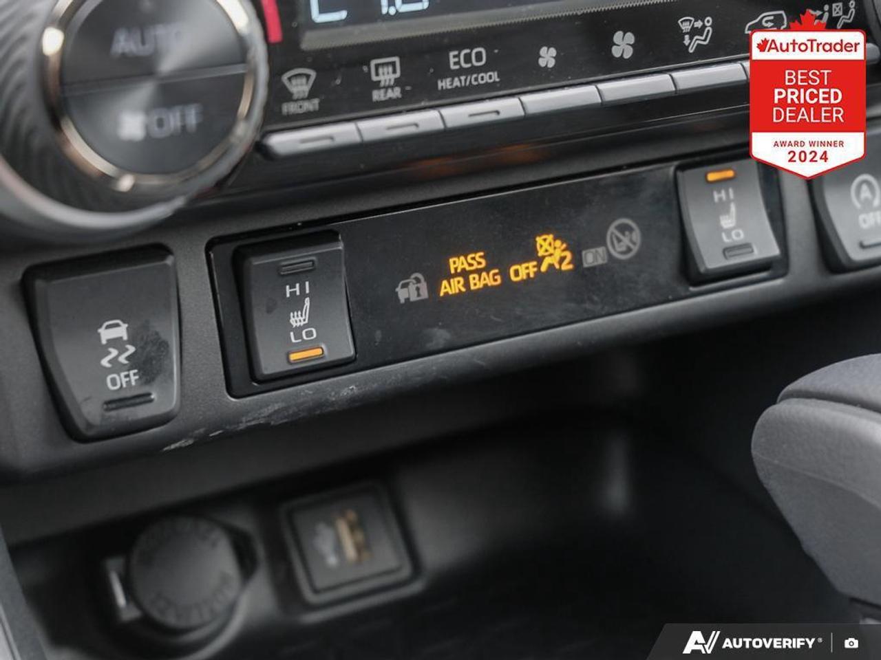 2025 Toyota RAV4 XLE 4dr All-wheel Drive Photo