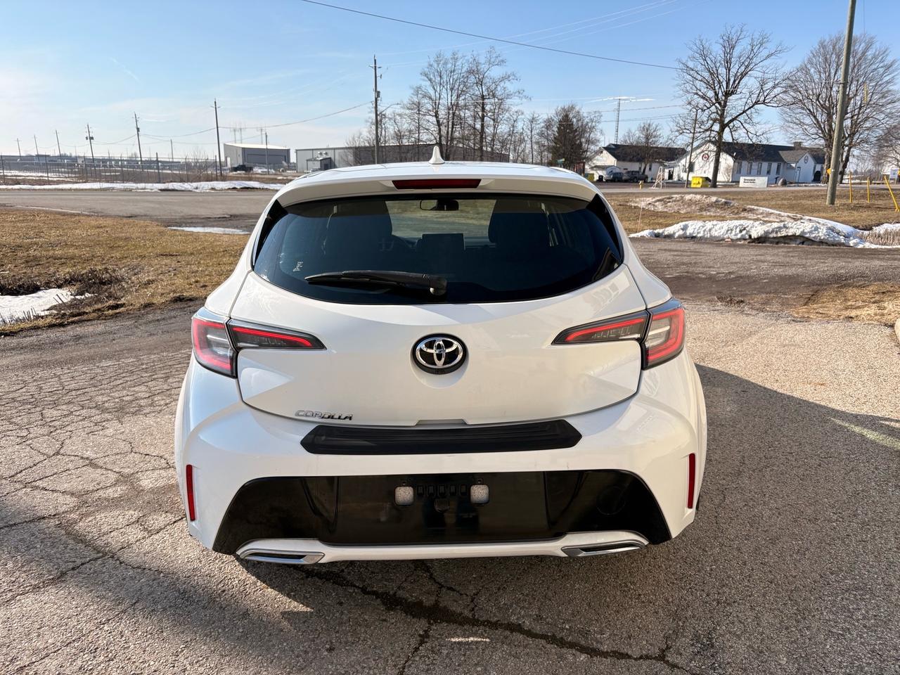 2022 Toyota Corolla Hatchback SE, CVT, Rare Hatchback, Apple Carplay Photo4