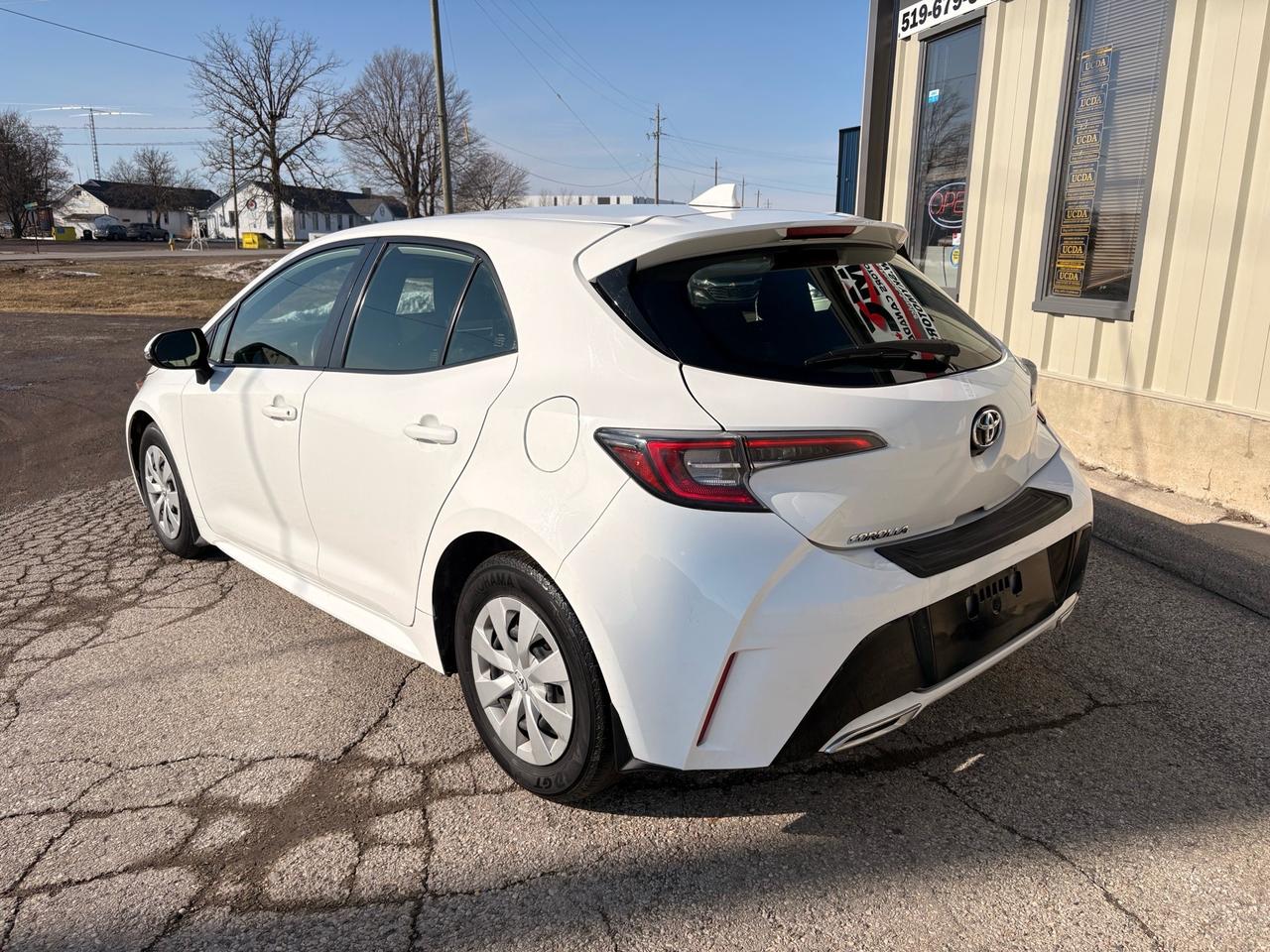 2022 Toyota Corolla Hatchback SE, CVT, Rare Hatchback, Apple Carplay Photo