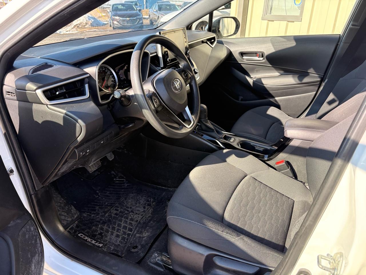 2022 Toyota Corolla Hatchback SE, CVT, Rare Hatchback, Apple Carplay Photo