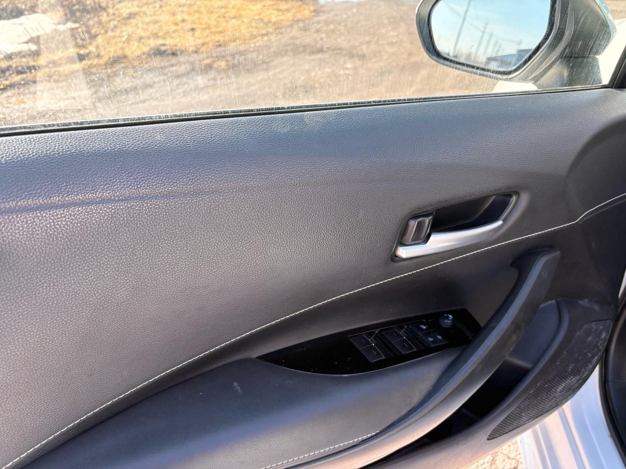 2022 Toyota Corolla Hatchback SE, CVT, Rare Hatchback, Apple Carplay Photo