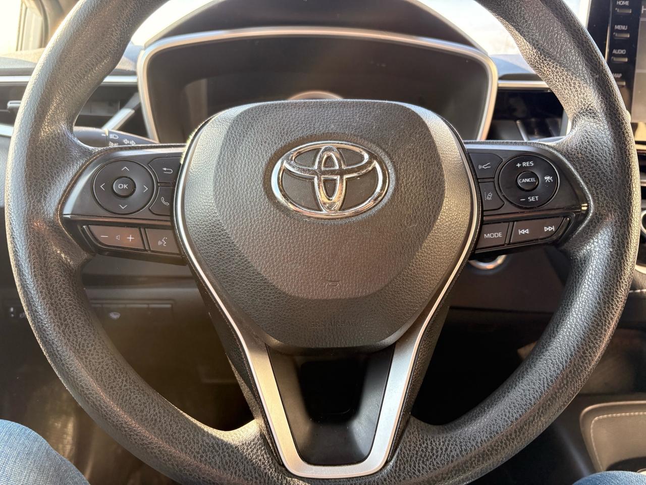 2022 Toyota Corolla Hatchback SE, CVT, Rare Hatchback, Apple Carplay Photo