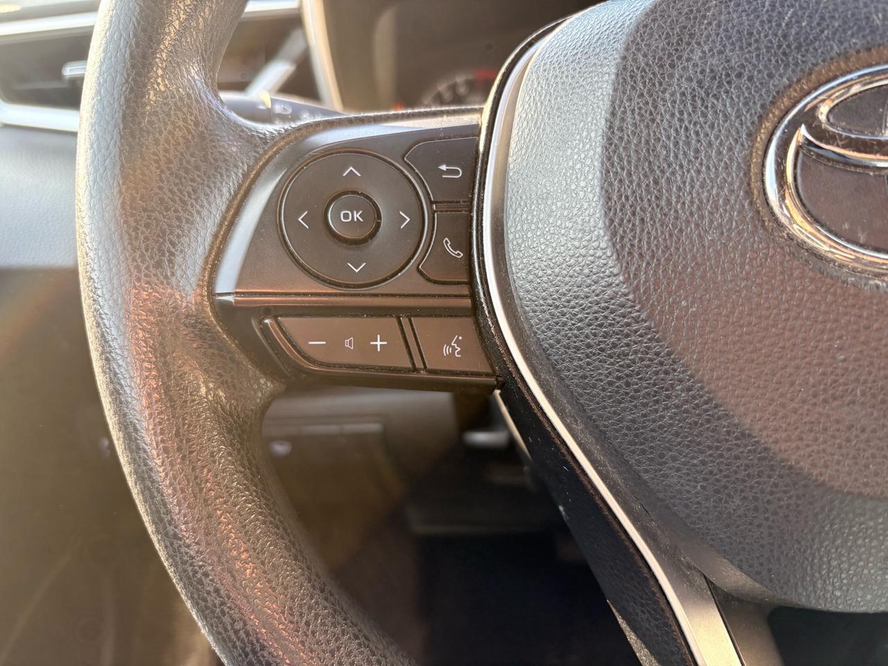 2022 Toyota Corolla Hatchback SE, CVT, Rare Hatchback, Apple Carplay Photo