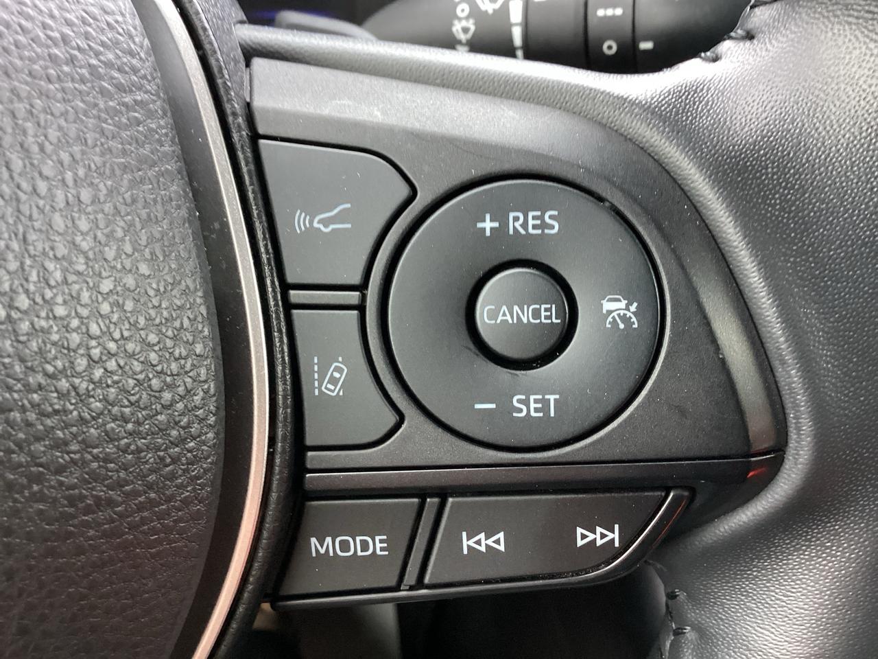 2022 Toyota Corolla Hatchback SE Photo