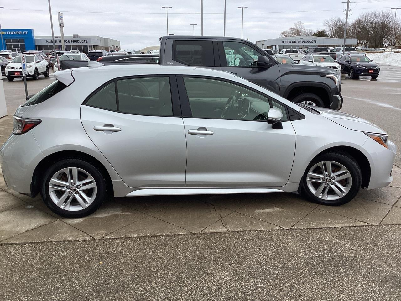 2022 Toyota Corolla Hatchback SE Photo