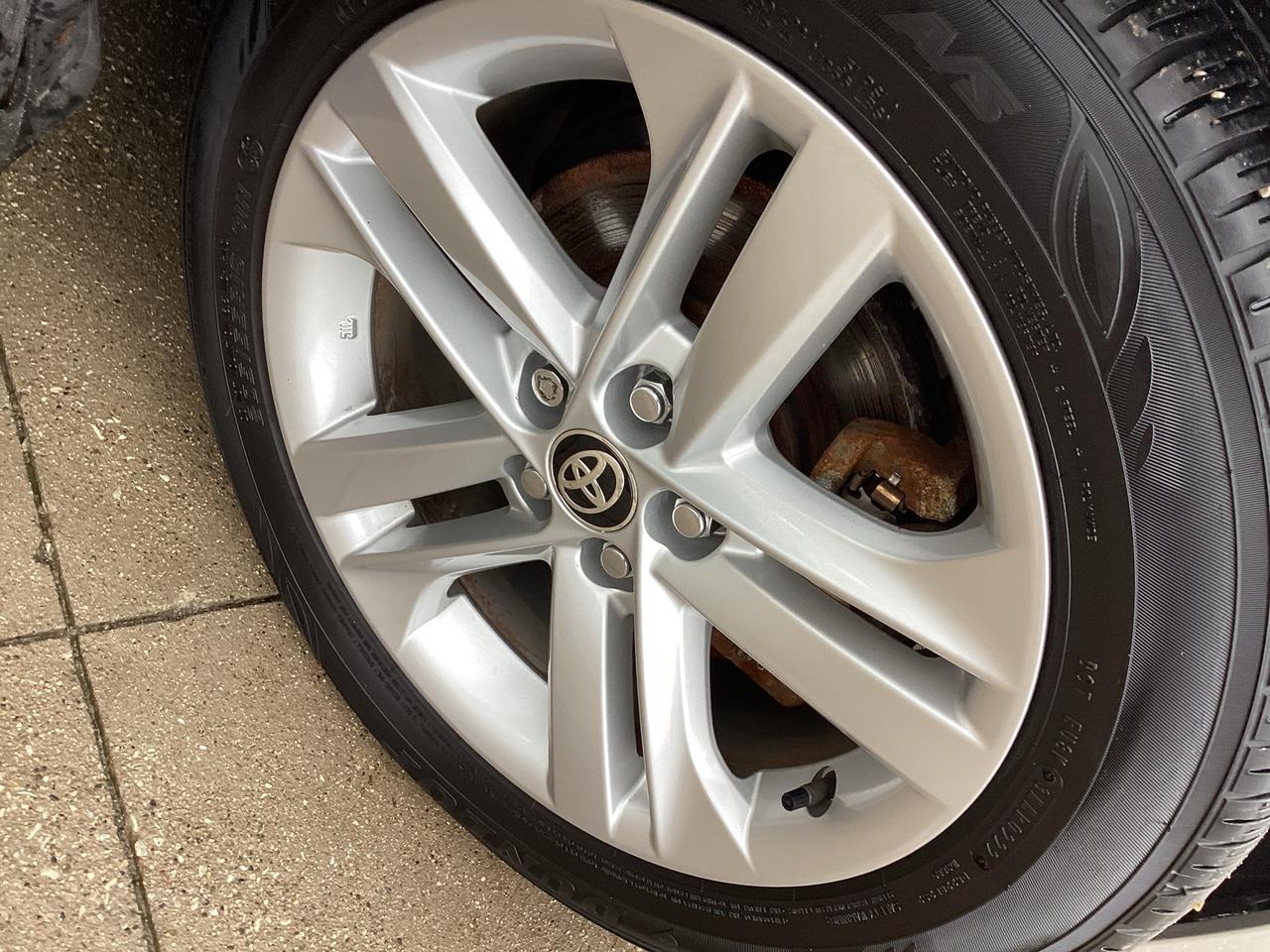 2022 Toyota Corolla Hatchback SE Photo