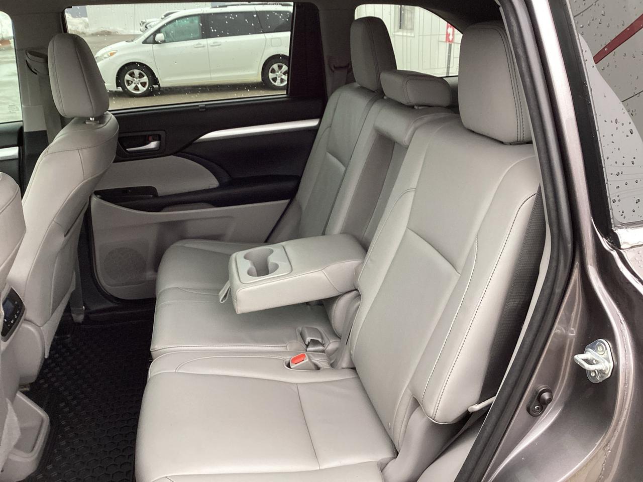 2015 Toyota Highlander XLE AWD **AS IS** Photo