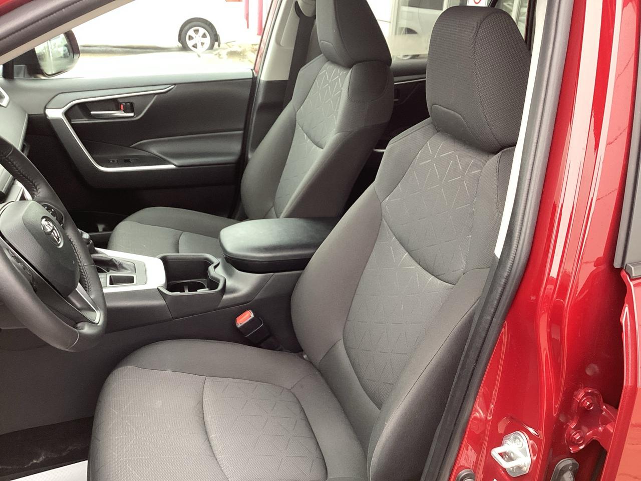 2024 Toyota RAV4 XLE AWD Photo