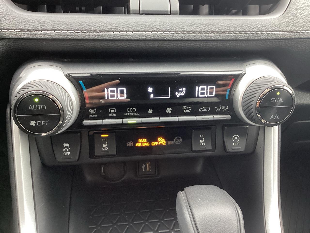 2024 Toyota RAV4 XLE AWD Photo