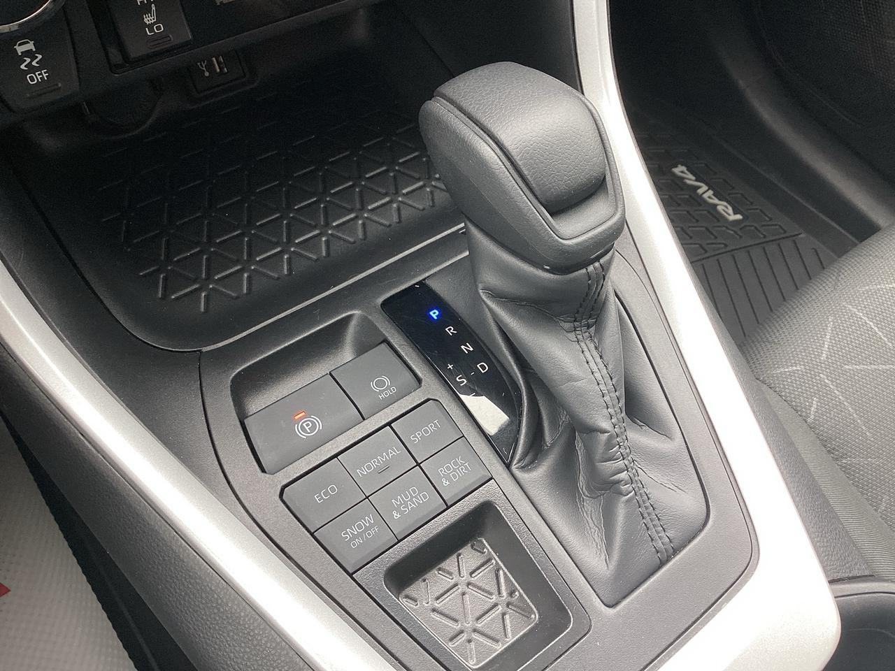 2024 Toyota RAV4 XLE AWD Photo