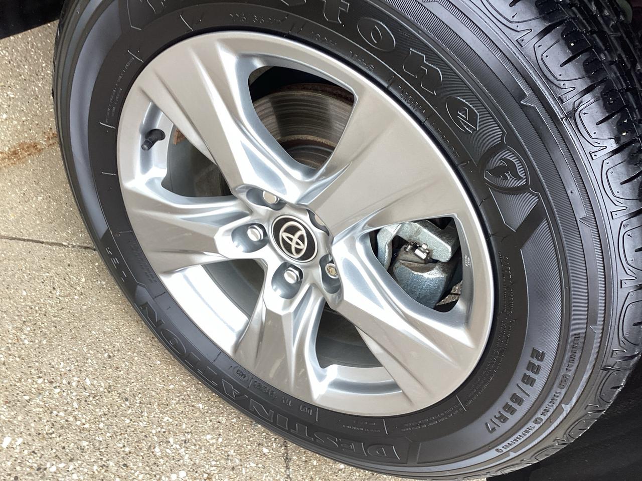 2024 Toyota RAV4 XLE AWD Photo